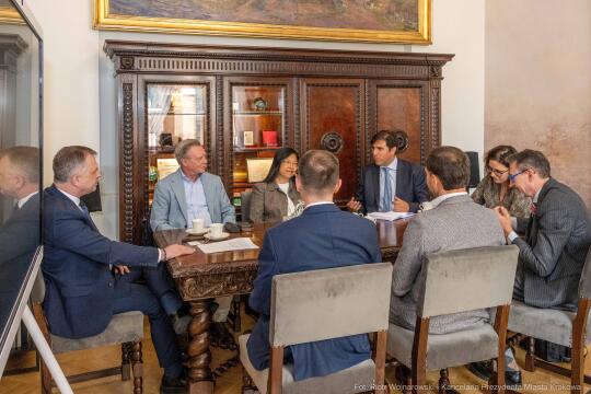 PW_485_014_fot. Piotr Wojnarowski.jpg-Mazur, spotkanie, Euroclear, współpraca