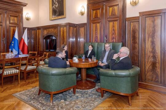 PW_486_005_fot. Piotr Wojnarowski.jpg-Maiszalski, Magdalena Pudełko, spotkanie, matematyka, zdjęcia