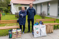 20250517-BSK_3604.jpg-Spacer prezydenta z psami ze schroniska