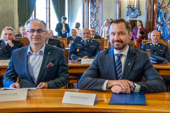 Miszalski, Bezpieczny Kraków, nagrody, policja, straż miejska, straż pożarna, wręczenie, zdjęc