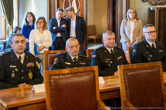 Miszalski, Bezpieczny Kraków, nagrody, policja, straż miejska, straż pożarna, wręczenie, zdjęc