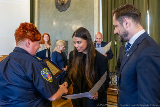 Miszalski, Bezpieczny Kraków, nagrody, policja, straż miejska, straż pożarna, wręczenie, zdjęc