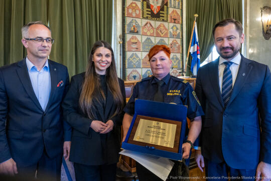 Miszalski, Bezpieczny Kraków, nagrody, policja, straż miejska, straż pożarna, wręczenie, zdjęc
