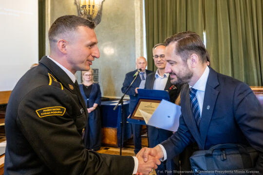 Miszalski, Bezpieczny Kraków, nagrody, policja, straż miejska, straż pożarna, wręczenie, zdjęc