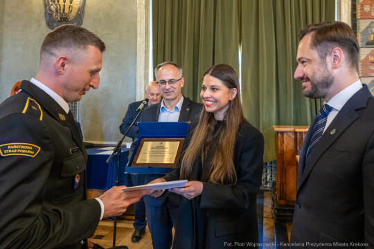 Miszalski, Bezpieczny Kraków, nagrody, policja, straż miejska, straż pożarna, wręczenie, zdjęc