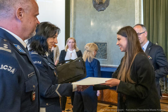 Miszalski, Bezpieczny Kraków, nagrody, policja, straż miejska, straż pożarna, wręczenie, zdjęc