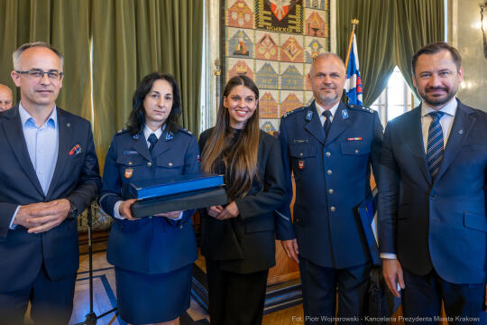 Miszalski, Bezpieczny Kraków, nagrody, policja, straż miejska, straż pożarna, wręczenie, zdjęc