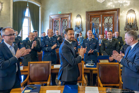 Miszalski, Bezpieczny Kraków, nagrody, policja, straż miejska, straż pożarna, wręczenie, zdjęc