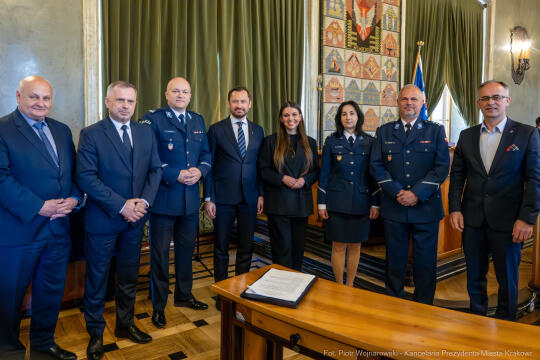 Miszalski, Bezpieczny Kraków, nagrody, policja, straż miejska, straż pożarna, wręczenie, zdjęc