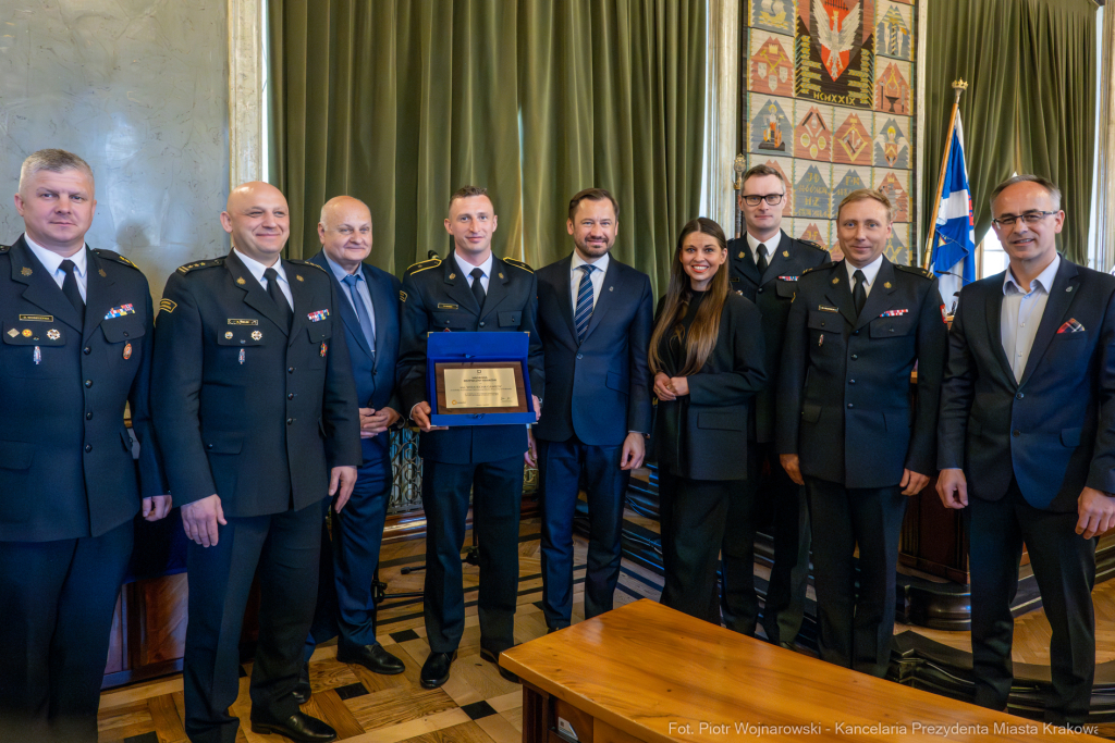 Miszalski, Bezpieczny Kraków, nagrody, policja, straż miejska, straż pożarna, wręczenie, zdjęc  Autor: P. Wojnarowski