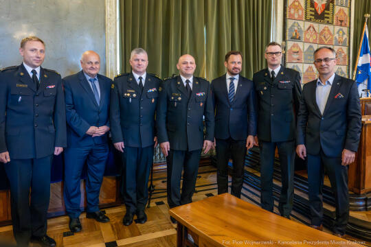 Miszalski, Bezpieczny Kraków, nagrody, policja, straż miejska, straż pożarna, wręczenie, zdjęc