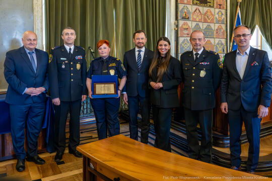 Miszalski, Bezpieczny Kraków, nagrody, policja, straż miejska, straż pożarna, wręczenie, zdjęc