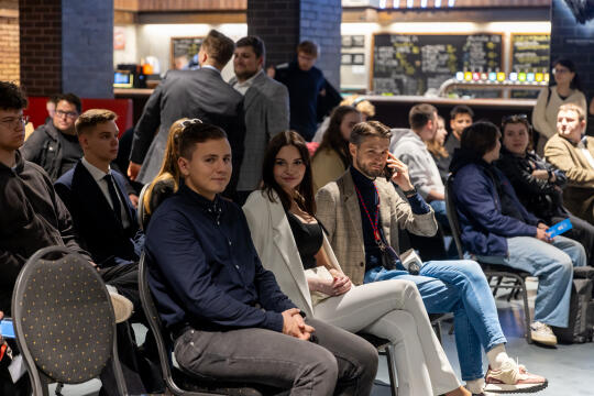 20250522-BSK_7193.jpg-Ławka, Miszalski, Studenci