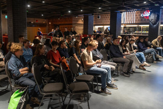 20250522-BSK_7209.jpg-Ławka, Miszalski, Studenci