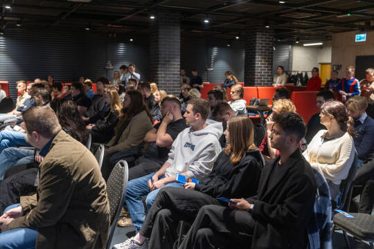 20250522-BSK_7242.jpg-Ławka, Miszalski, Studenci