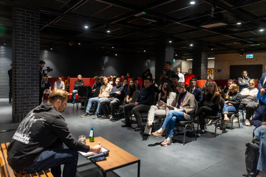 20250522-BSK_7322.jpg-Ławka, Miszalski, Studenci