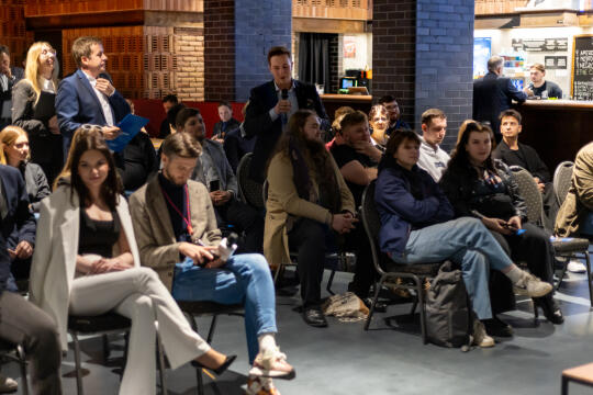 20250522-BSK_7352.jpg-Ławka, Miszalski, Studenci