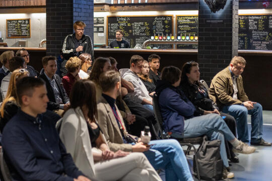 20250522-BSK_7368.jpg-Ławka, Miszalski, Studenci