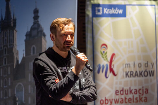 20250522-BSK_7403.jpg-Ławka, Miszalski, Studenci