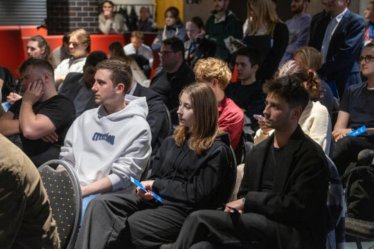 20250522-BSK_7416.jpg-Ławka, Miszalski, Studenci