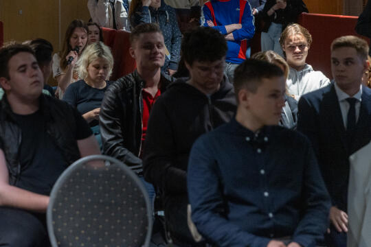 20250522-BSK_7551.jpg-Ławka, Miszalski, Studenci