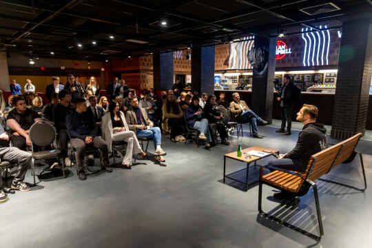 20250522-BSK_7717.jpg-Ławka, Miszalski, Studenci