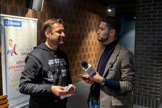 20250522-BSK_7818.jpg-Ławka, Miszalski, Studenci