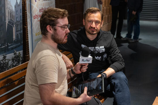 20250522-BSK_7883.jpg-Ławka, Miszalski, Studenci