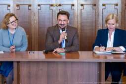 UMK_9161.jpg-Besuch einer Gruppe von Politikern aus Mittelfranken
