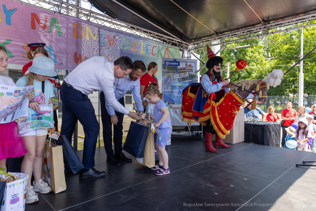 BS-250601-BSK_6051.jpg-Dzień Dziecka, Miszalski  Autor: B. Świerzowski