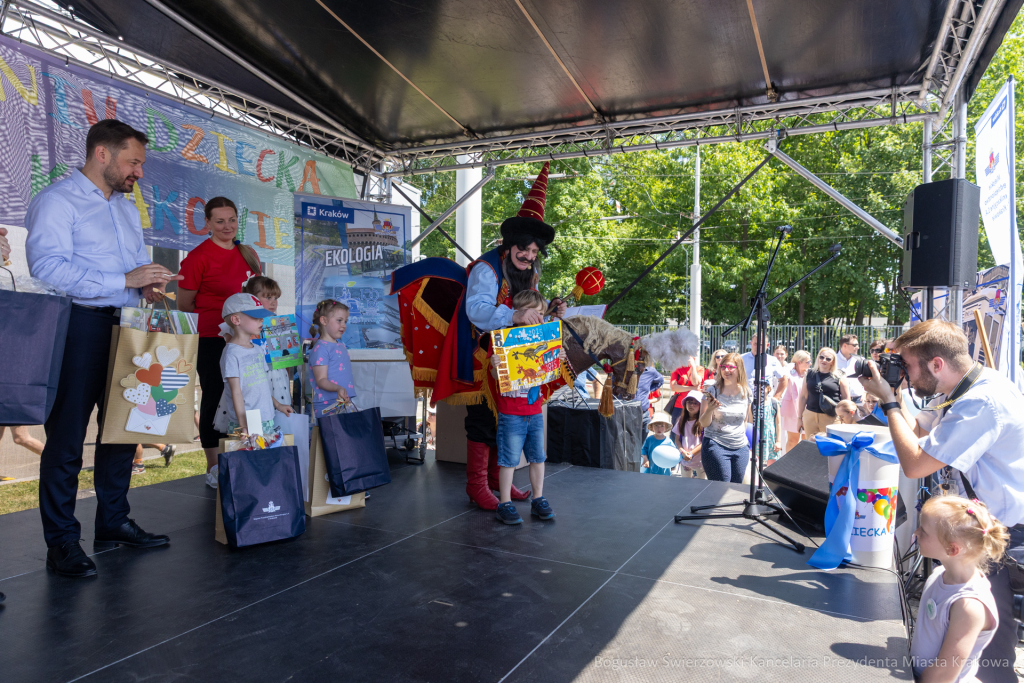 BS-250601-BSK_6054.jpg-Dzień Dziecka, Miszalski  Autor: B. Świerzowski