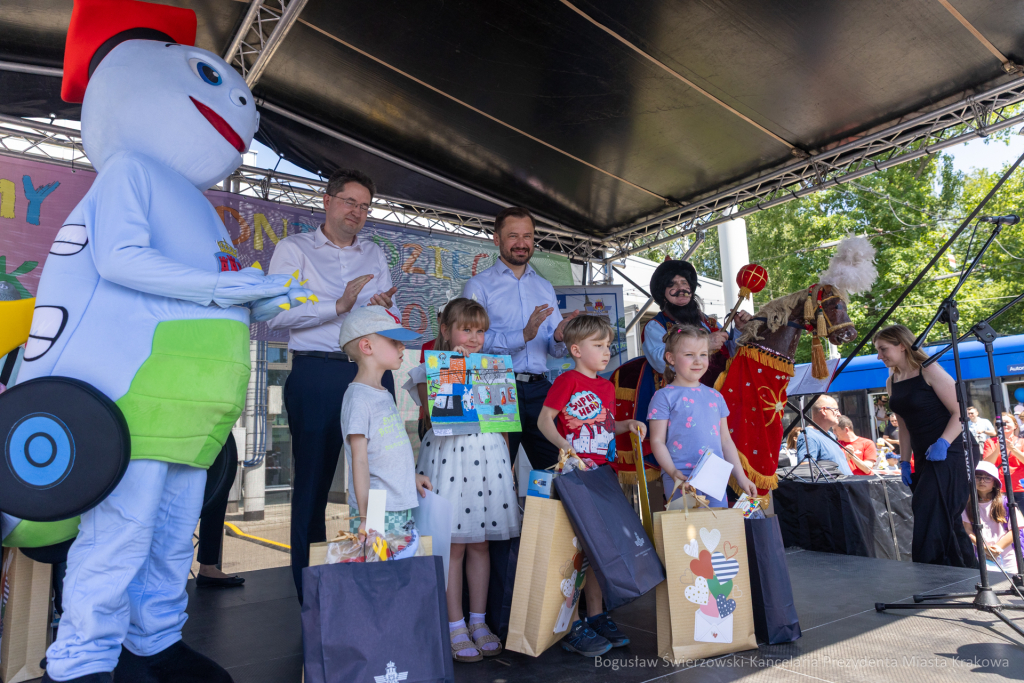 BS-250601-BSK_6076.jpg-Dzień Dziecka, Miszalski  Autor: B. Świerzowski