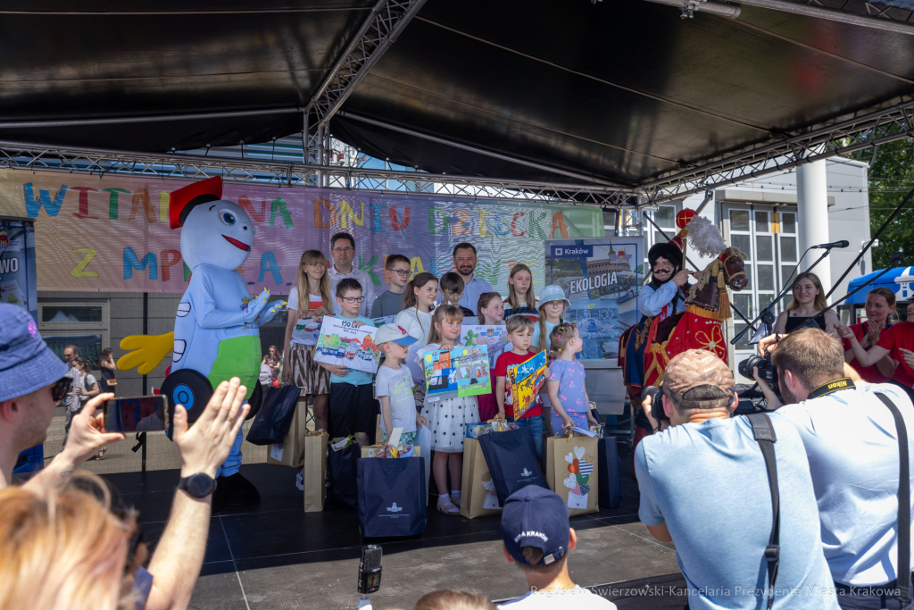 BS-250601-BSK_6088.jpg-Dzień Dziecka, Miszalski  Autor: B. Świerzowski