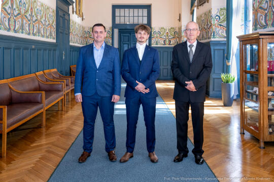 PW_512_001_fot. Piotr Wojnarowski.jpg-Sęk, dyplomy, stacje diagnostyczne, wręczenie, zdjęcia