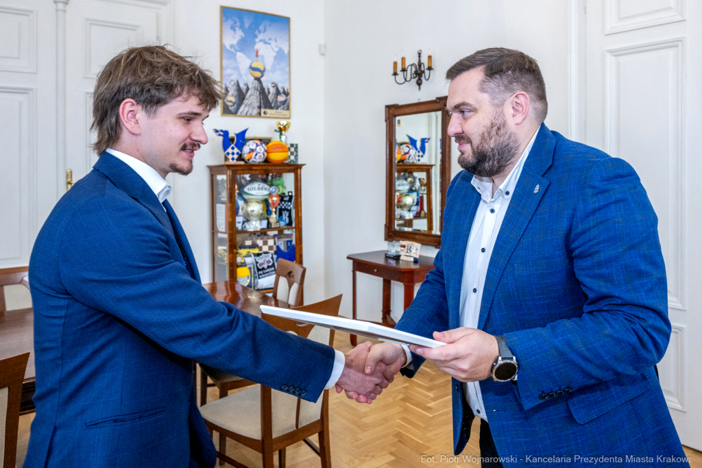 PW_512_004_fot. Piotr Wojnarowski.jpg-Sęk, dyplomy, stacje diagnostyczne, wręczenie, zdjęcia  Autor: P. Wojnarowski