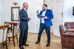 PW_512_007_fot. Piotr Wojnarowski.jpg-Sęk, dyplomy, stacje diagnostyczne, wręczenie, zdjęcia