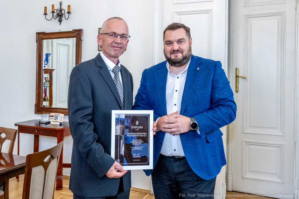 PW_512_009_fot. Piotr Wojnarowski.jpg-Sęk, dyplomy, stacje diagnostyczne, wręczenie, zdjęcia  Autor: P. Wojnarowski