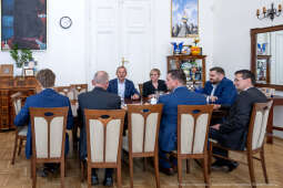 PW_512_010_fot. Piotr Wojnarowski.jpg-Sęk, dyplomy, stacje diagnostyczne, wręczenie, zdjęcia