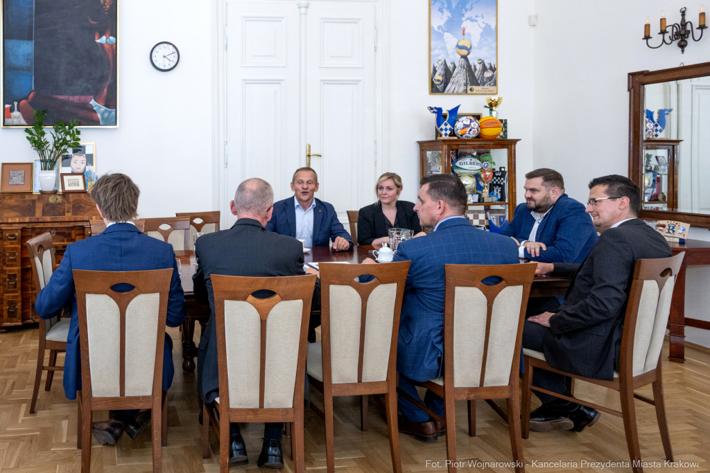 PW_512_010_fot. Piotr Wojnarowski.jpg-Sęk, dyplomy, stacje diagnostyczne, wręczenie, zdjęcia  Autor: P. Wojnarowski