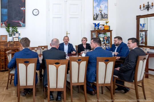 PW_512_010_fot. Piotr Wojnarowski.jpg-Sęk, dyplomy, stacje diagnostyczne, wręczenie, zdjęcia