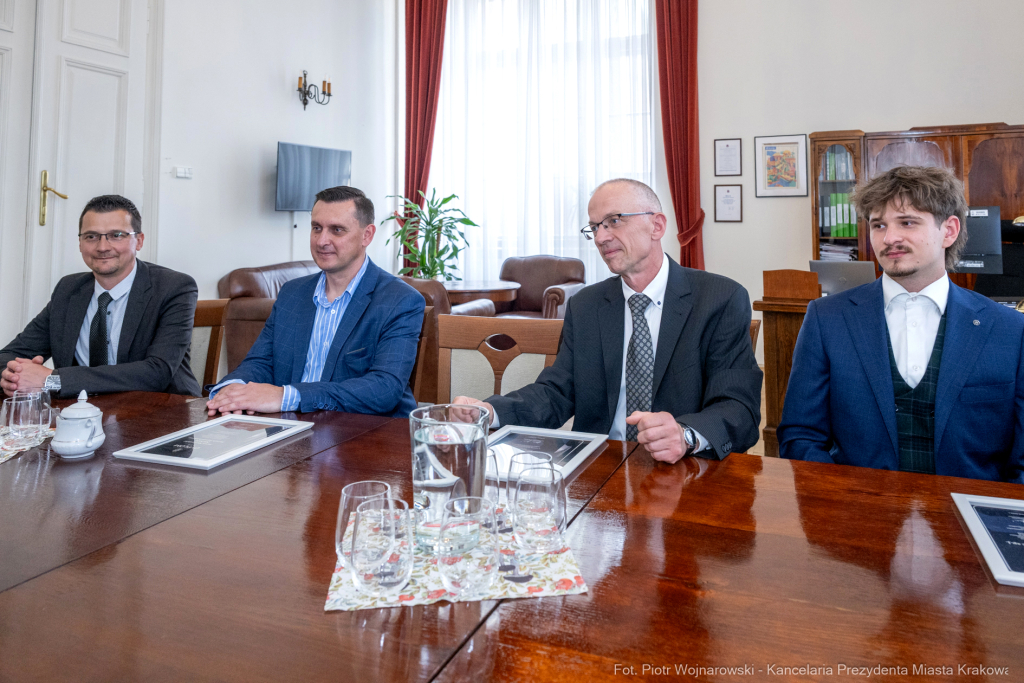 PW_512_011_fot. Piotr Wojnarowski.jpg-Sęk, dyplomy, stacje diagnostyczne, wręczenie, zdjęcia  Autor: P. Wojnarowski