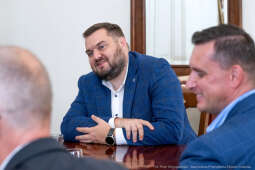 PW_512_017_fot. Piotr Wojnarowski.jpg-Sęk, dyplomy, stacje diagnostyczne, wręczenie, zdjęcia