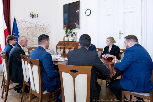 PW_512_019_fot. Piotr Wojnarowski.jpg-Sęk, dyplomy, stacje diagnostyczne, wręczenie, zdjęcia