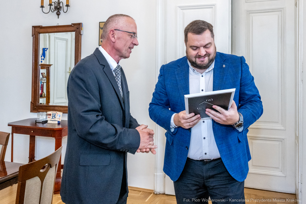 Sęk, dyplomy, stacje diagnostyczne, wręczenie, zdjęcia  Autor: P. Wojnarowski