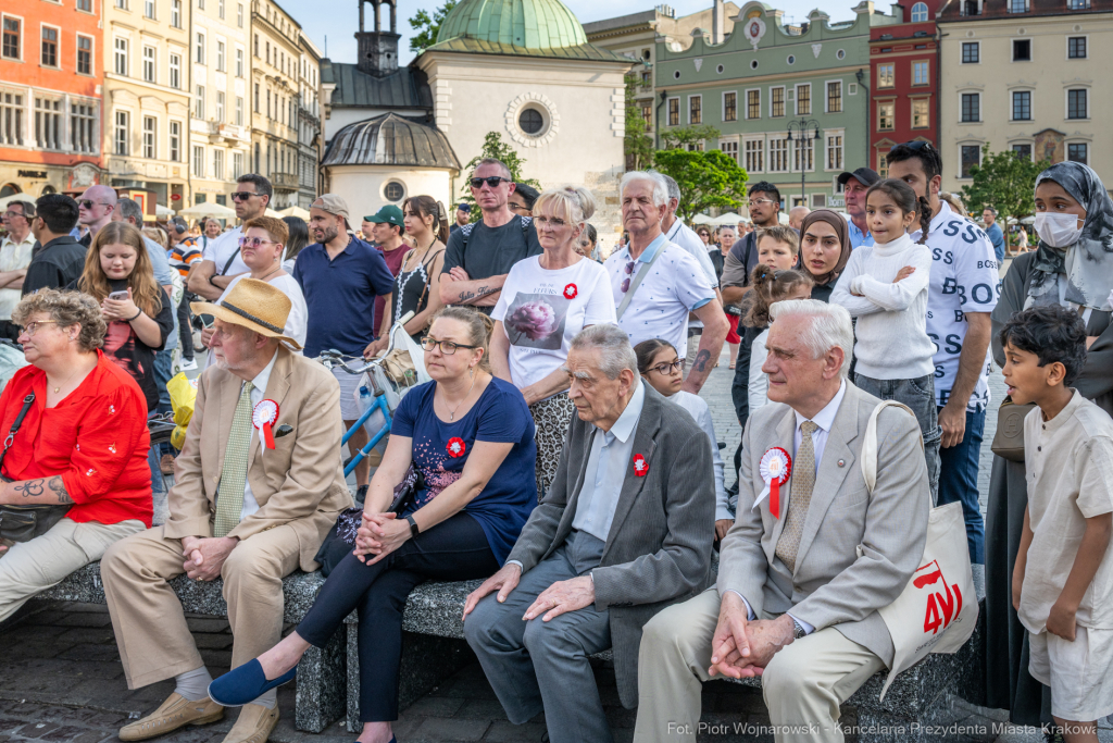 PW_517_005_fot. Piotr Wojnarowski.jpg-Polonez Wolności, Kracik, Rynek, taniec, zdjęcia, rocznica  Autor: P. Wojnarowski