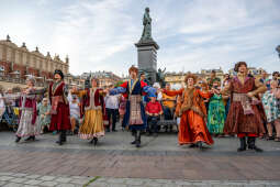 PW_517_010_fot. Piotr Wojnarowski.jpg-Polonez Wolności, Kracik, Rynek, taniec, zdjęcia, rocznica