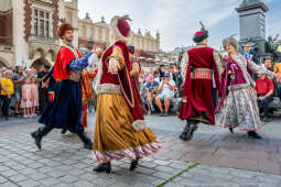 PW_517_012_fot. Piotr Wojnarowski.jpg-Polonez Wolności, Kracik, Rynek, taniec, zdjęcia, rocznica