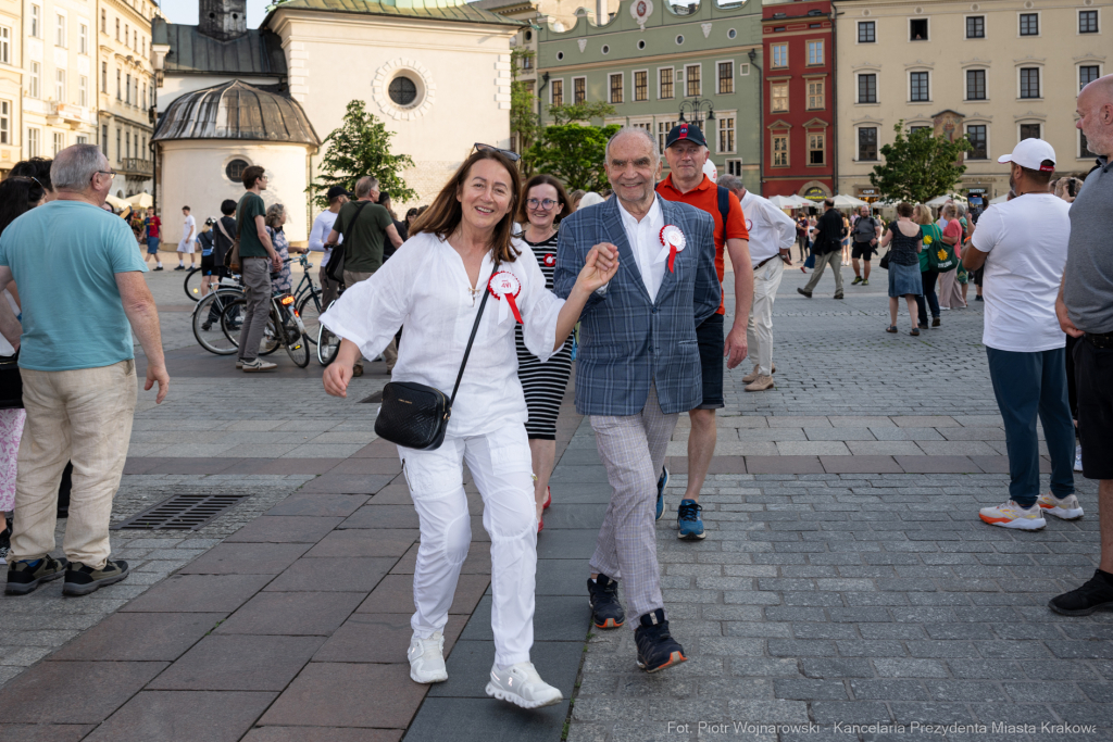 PW_517_021_fot. Piotr Wojnarowski.jpg-Polonez Wolności, Kracik, Rynek, taniec, zdjęcia, rocznica  Autor: P. Wojnarowski