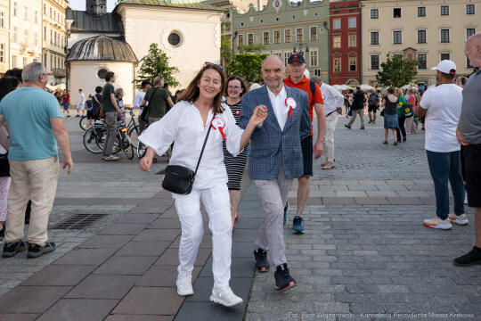 PW_517_021_fot. Piotr Wojnarowski.jpg-Polonez Wolności, Kracik, Rynek, taniec, zdjęcia, rocznica