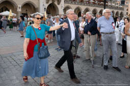 PW_517_022_fot. Piotr Wojnarowski.jpg-Polonez Wolności, Kracik, Rynek, taniec, zdjęcia, rocznica